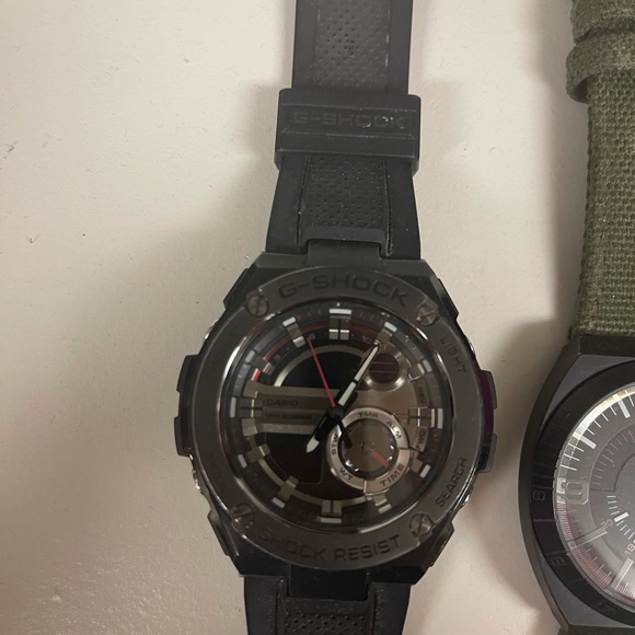 Men’s watches. GShock and Diesel. Needs batteries. - Picture 2 of 8